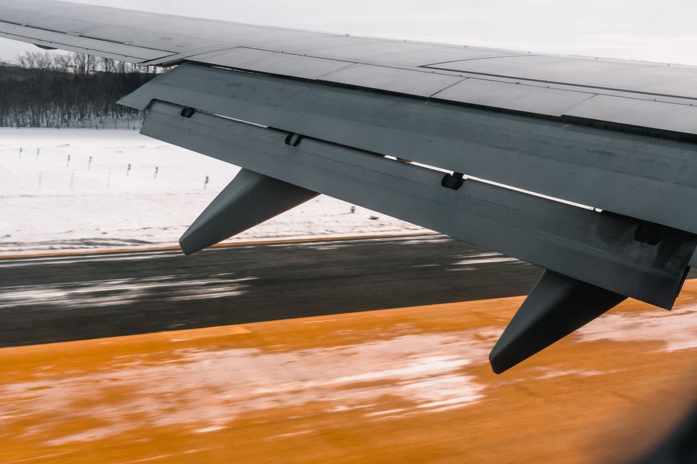 Can planes fly in snow and ice? How winter weather really affects your flight