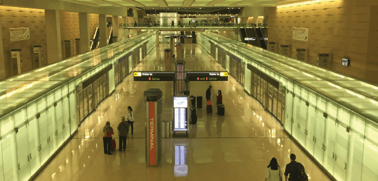 You May Want To Avoid These 10 Airports This Holiday Season